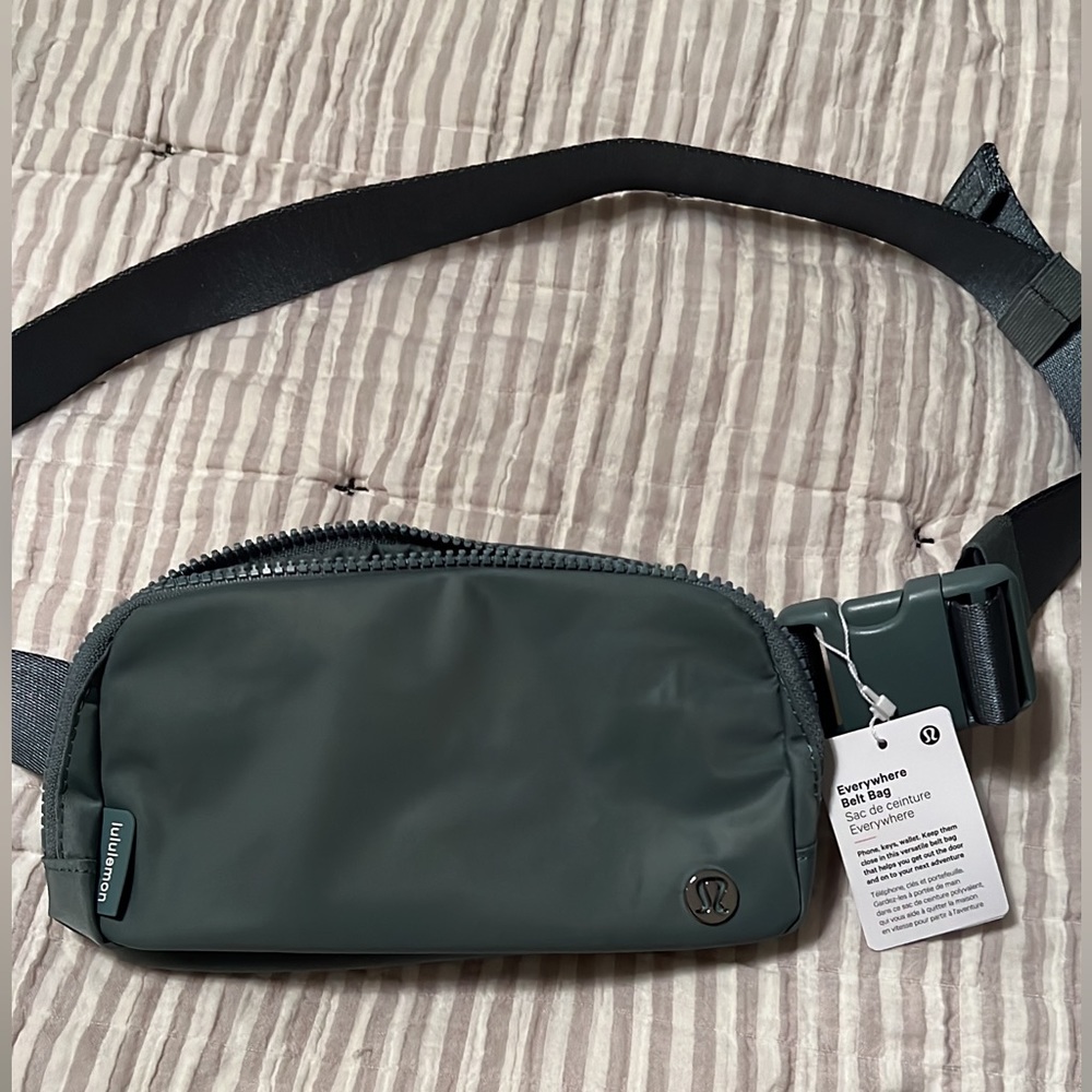 Lululemon Everywhere Belt Bag 1L